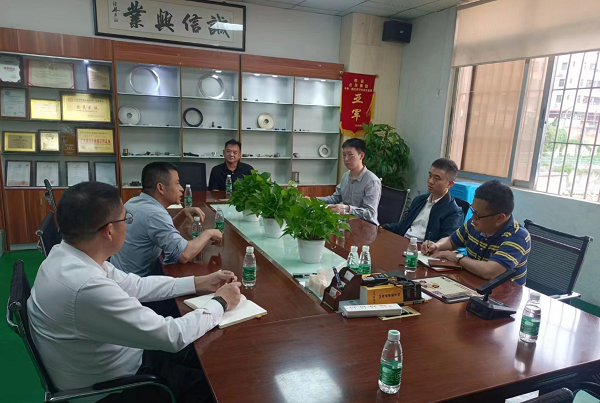 合發齒輪總經理曹小林先生進行接待，并做工作匯報